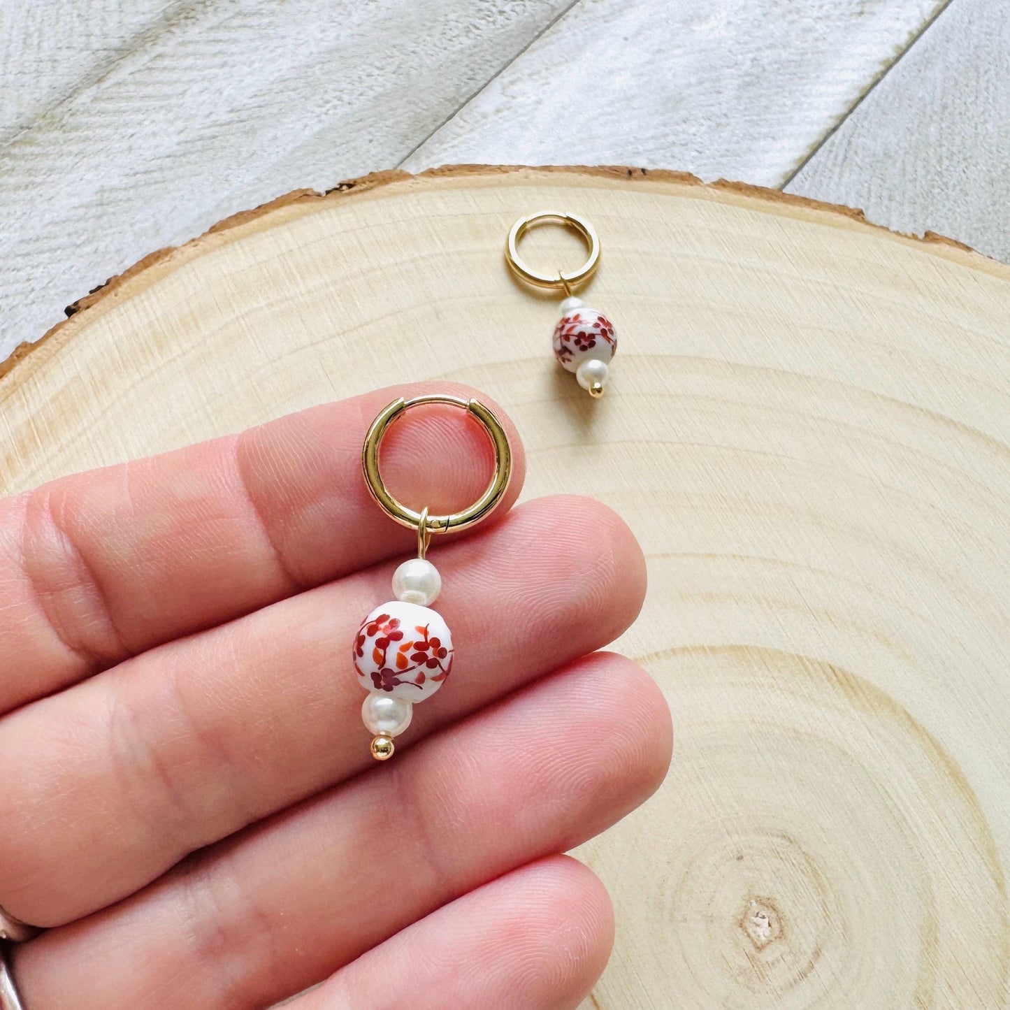 Flower Earrings, Pearl Earrings, Huggie Hoops, Wanderlust Jewelry, Dainty Earrings, Plant Lover Gifts for Sister, Christmas Gifts for Aunt