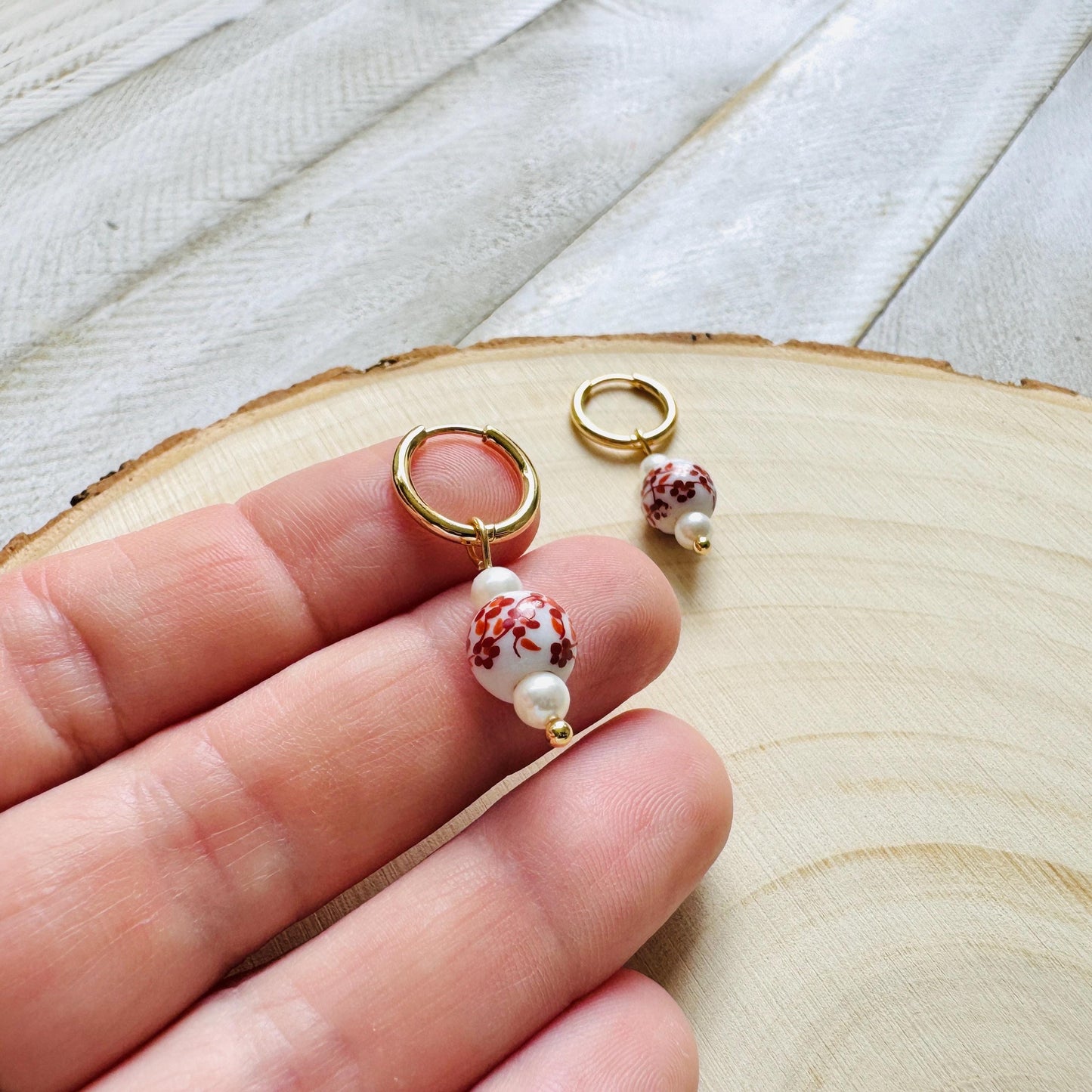Flower Earrings, Pearl Earrings, Huggie Hoops, Wanderlust Jewelry, Dainty Earrings, Plant Lover Gifts for Sister, Christmas Gifts for Aunt