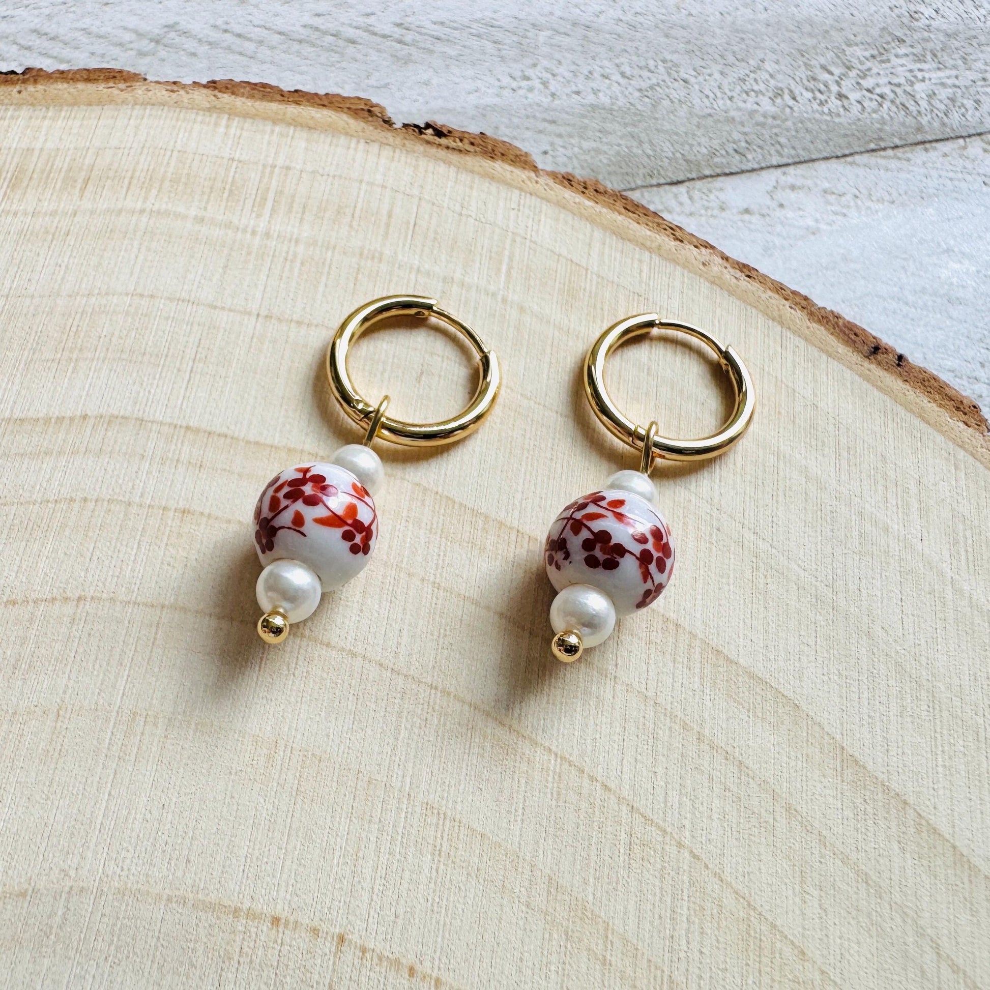 Flower Earrings, Pearl Earrings, Huggie Hoops, Wanderlust Jewelry, Dainty Earrings, Plant Lover Gifts for Sister, Christmas Gifts for Aunt