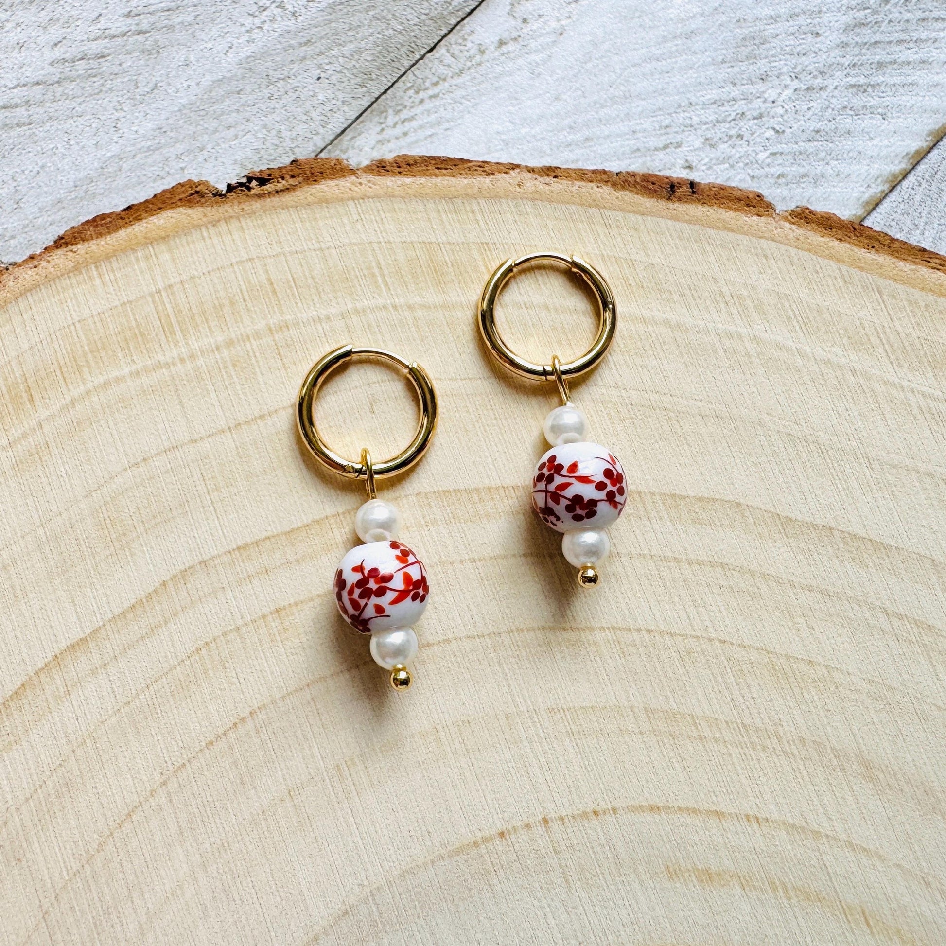 Flower Earrings, Pearl Earrings, Huggie Hoops, Wanderlust Jewelry, Dainty Earrings, Plant Lover Gifts for Sister, Christmas Gifts for Aunt