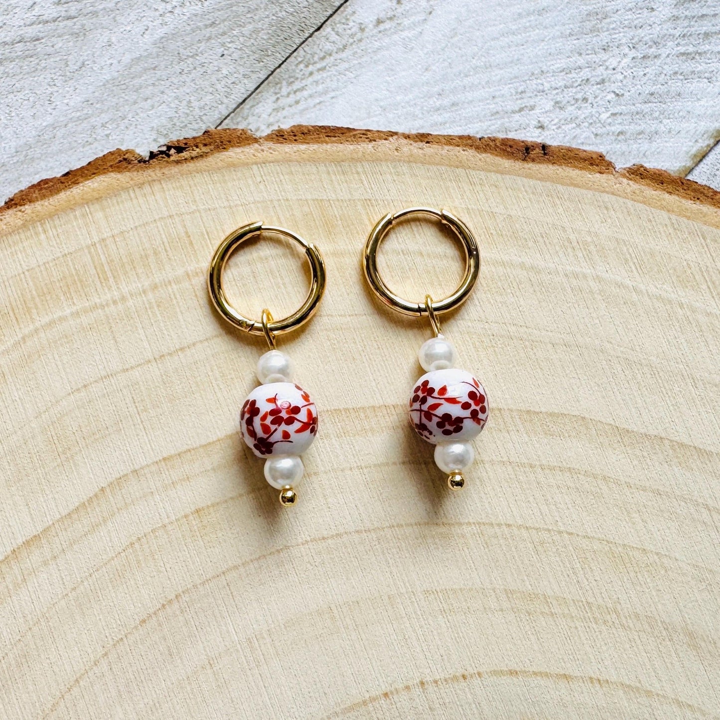 Flower Earrings, Pearl Earrings, Huggie Hoops, Wanderlust Jewelry, Dainty Earrings, Plant Lover Gifts for Sister, Christmas Gifts for Aunt