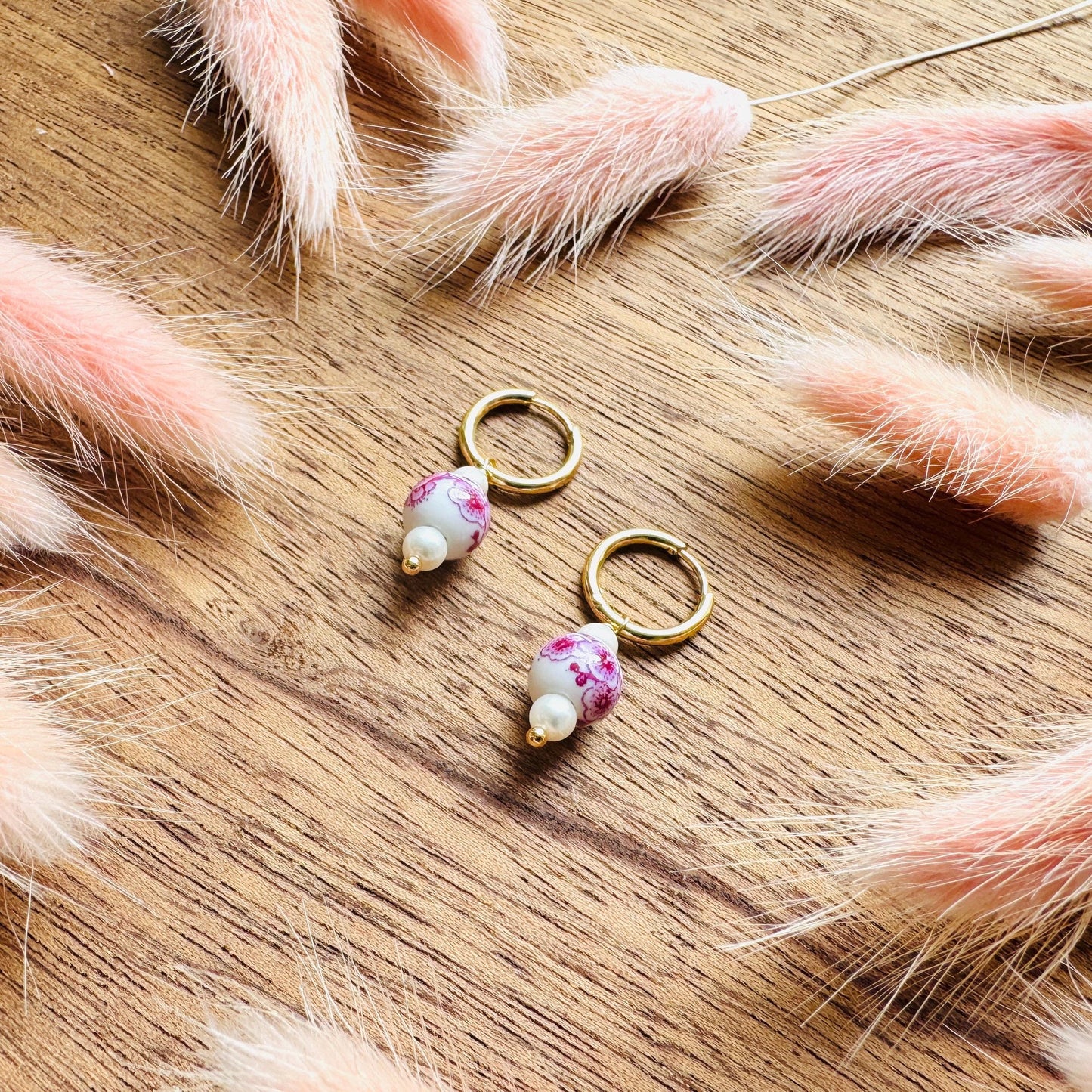 Flower Earrings, Pearl Earrings, Pink Earrings, Huggie Hoops, Dainty Earrings, Plant Lover Gifts for Sister, Love Gifts for Daughter