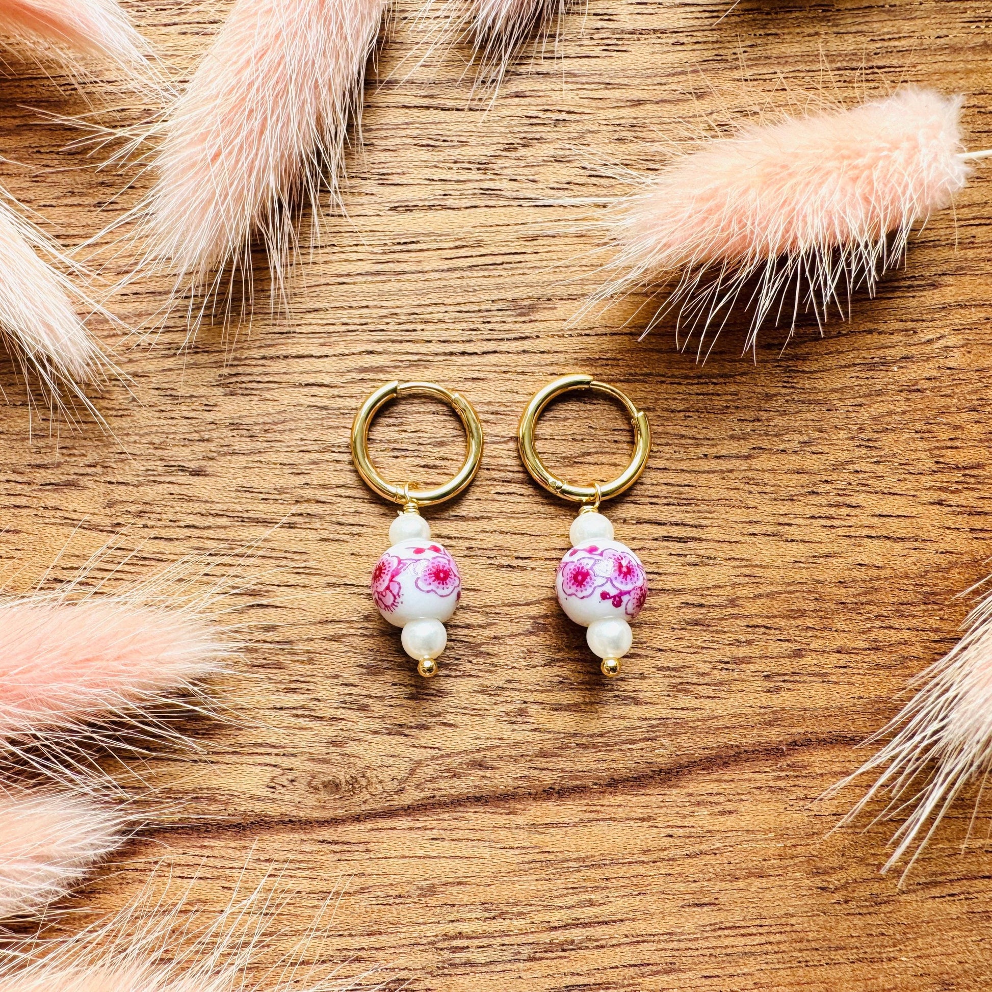 Flower Earrings, Pearl Earrings, Pink Earrings, Huggie Hoops, Dainty Earrings, Plant Lover Gifts for Sister, Love Gifts for Daughter