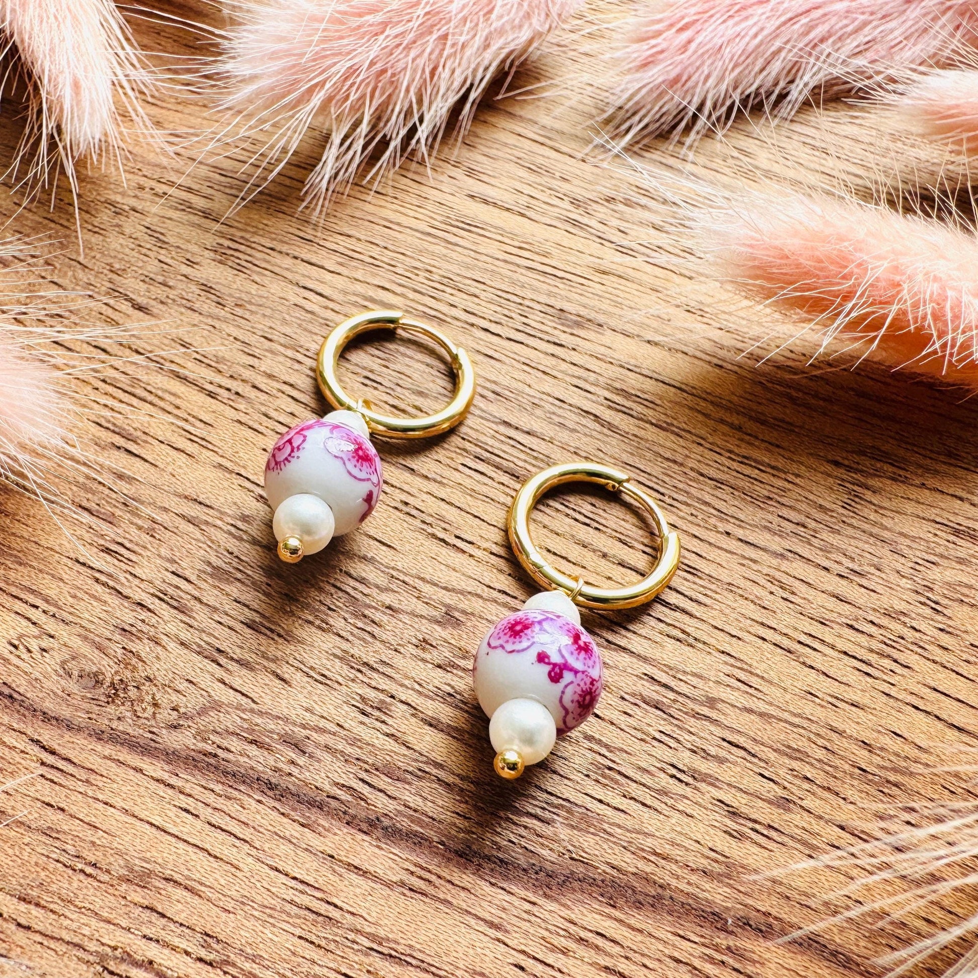 Flower Earrings, Pearl Earrings, Pink Earrings, Huggie Hoops, Dainty Earrings, Plant Lover Gifts for Sister, Love Gifts for Daughter