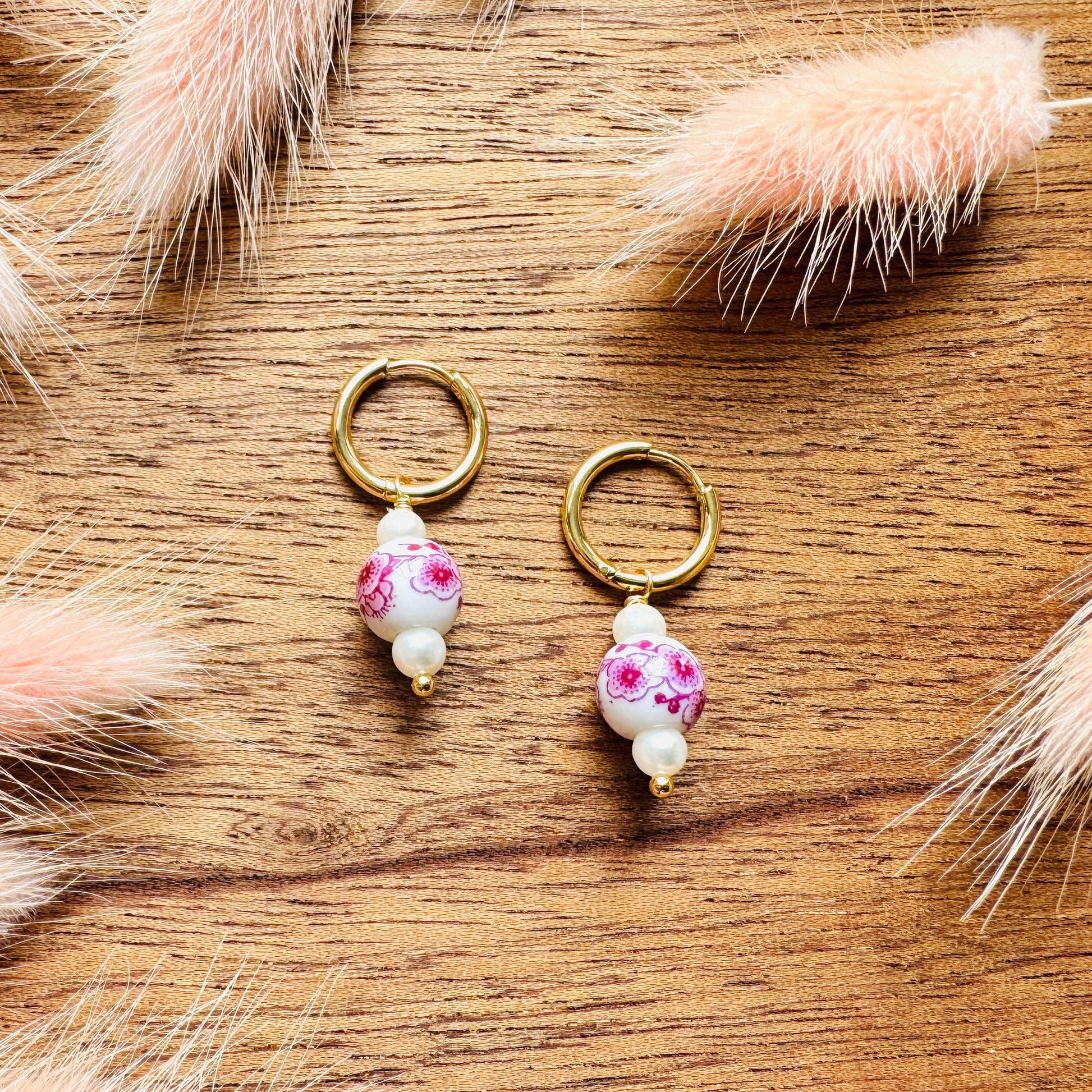 Flower Earrings, Pearl Earrings, Pink Earrings, Huggie Hoops, Dainty Earrings, Plant Lover Gifts for Sister, Love Gifts for Daughter