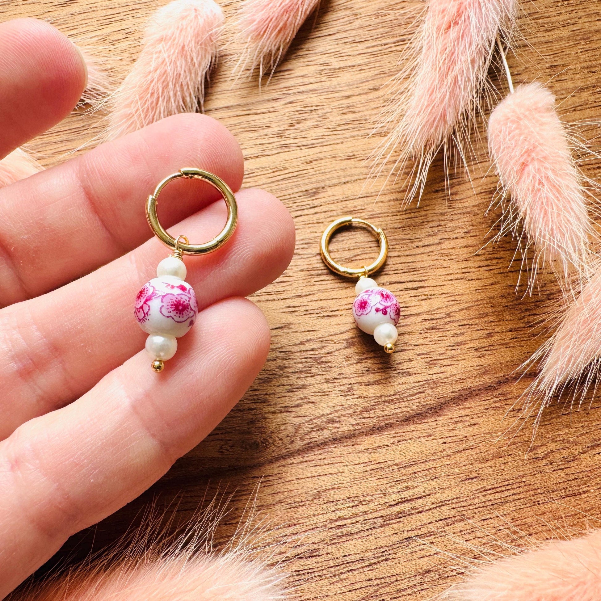 Flower Earrings, Pearl Earrings, Pink Earrings, Huggie Hoops, Dainty Earrings, Plant Lover Gifts for Sister, Love Gifts for Daughter