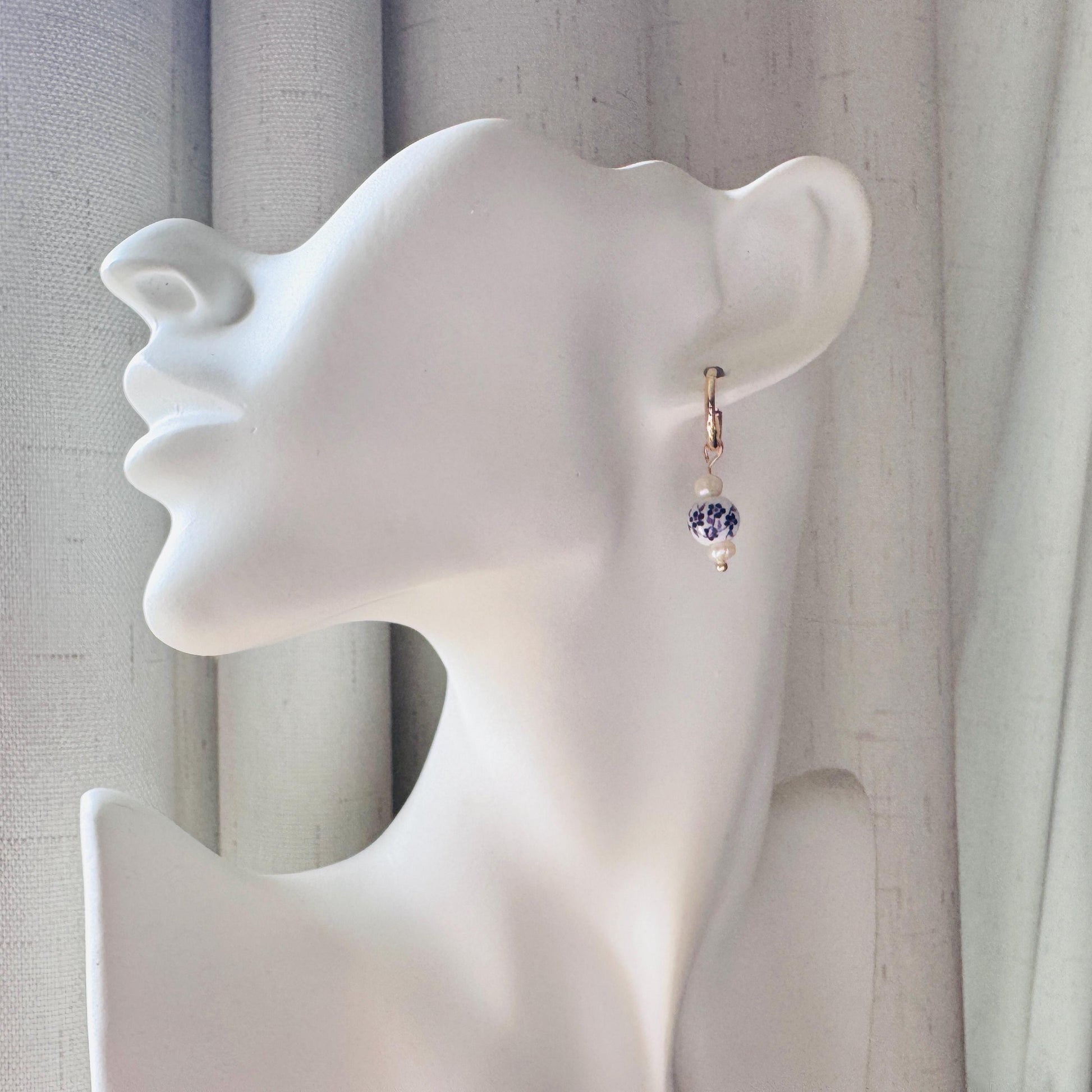 Flower Earrings, Pearl Earrings, Huggie Hoops, Dainty Earrings, Plant Lover Gifts for Sister, Mothers Day Gift From Daughter, Cottagecore
