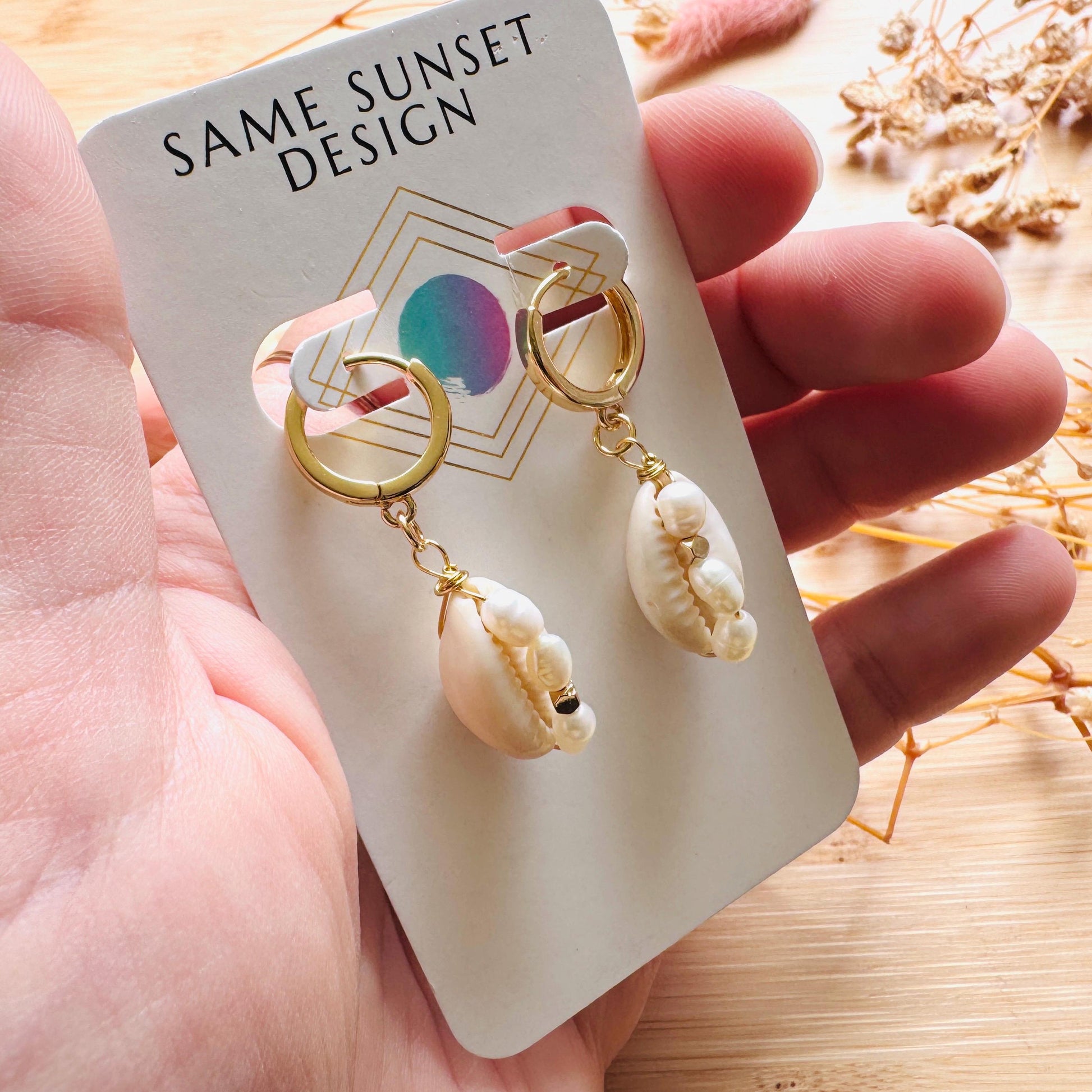 Puka Shell Earrings, Beachy Jewelry, Freshwater Pearl Earrings, Huggie Hoop Jewelry, Trendy Jewelry 2026, Mothers Day Gift Ideas, Boho Chic