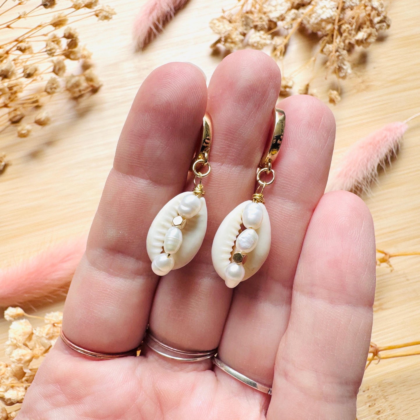 Puka Shell Earrings, Beachy Jewelry, Freshwater Pearl Earrings, Huggie Hoop Jewelry, Trendy Jewelry 2026, Mothers Day Gift Ideas, Boho Chic