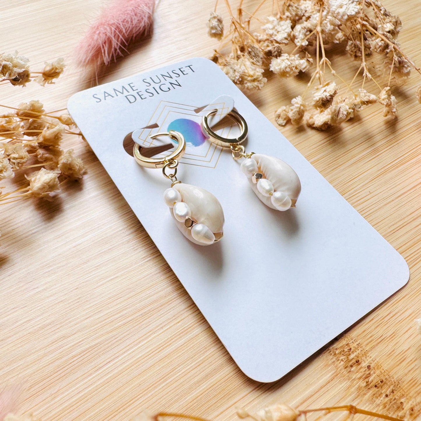 Puka Shell Earrings, Beachy Jewelry, Freshwater Pearl Earrings, Huggie Hoop Jewelry, Trendy Jewelry 2026, Mothers Day Gift Ideas, Boho Chic