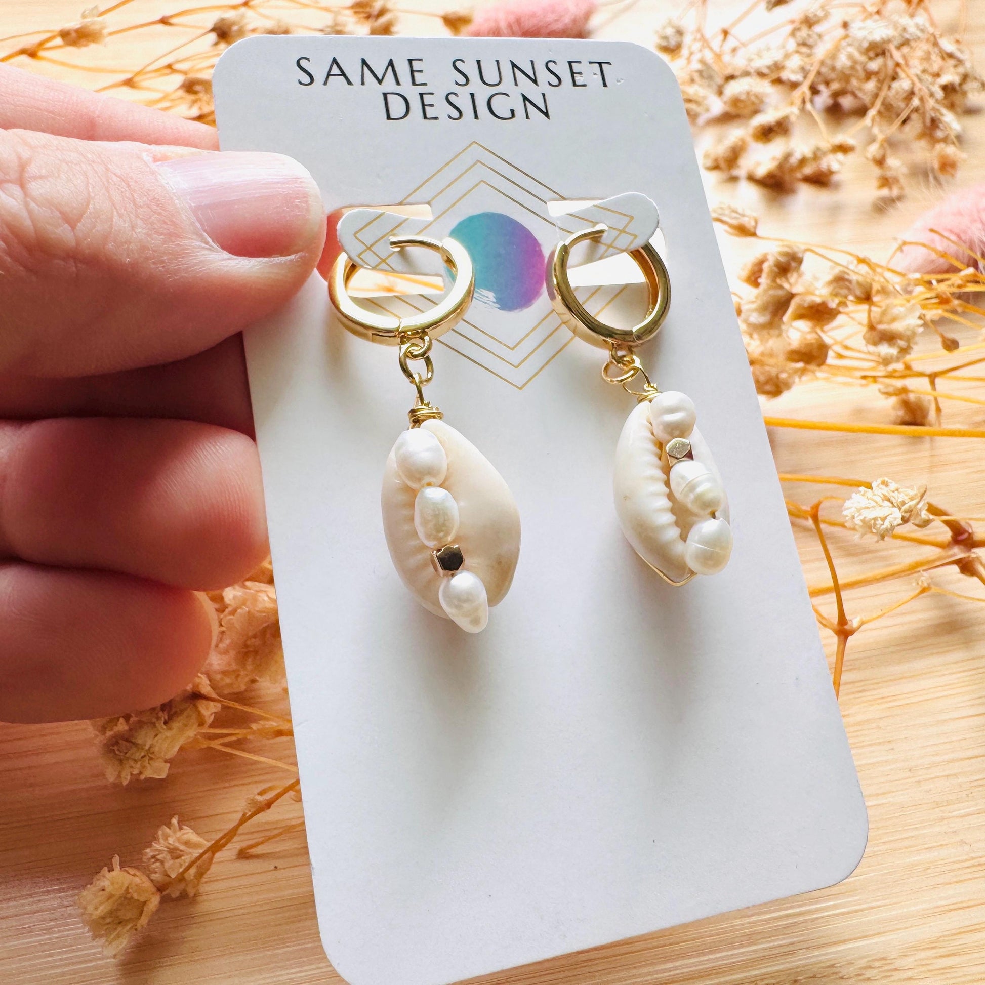 Puka Shell Earrings, Beachy Jewelry, Freshwater Pearl Earrings, Huggie Hoop Jewelry, Trendy Jewelry 2026, Mothers Day Gift Ideas, Boho Chic