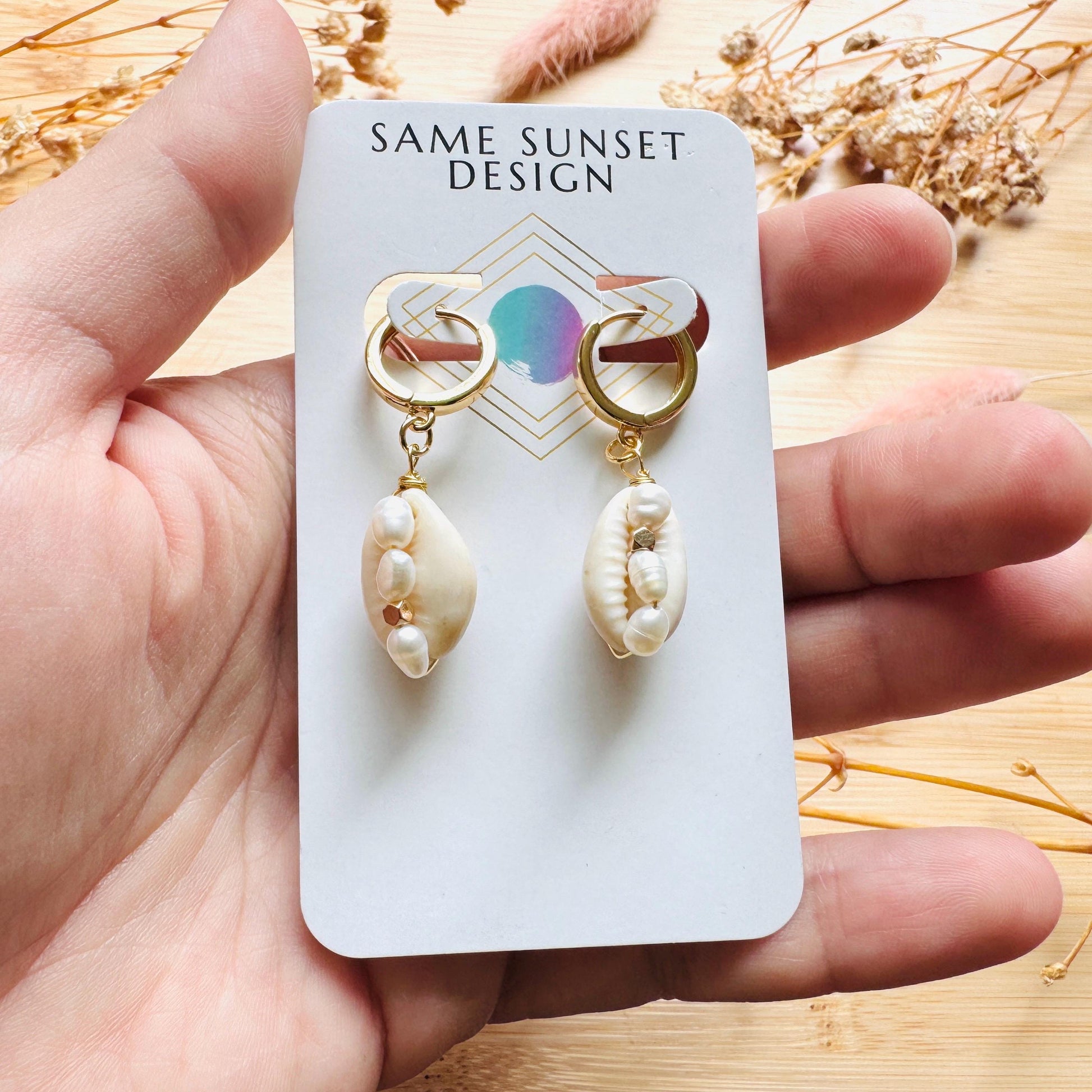 Puka Shell Earrings, Beachy Jewelry, Freshwater Pearl Earrings, Huggie Hoop Jewelry, Trendy Jewelry 2026, Mothers Day Gift Ideas, Boho Chic