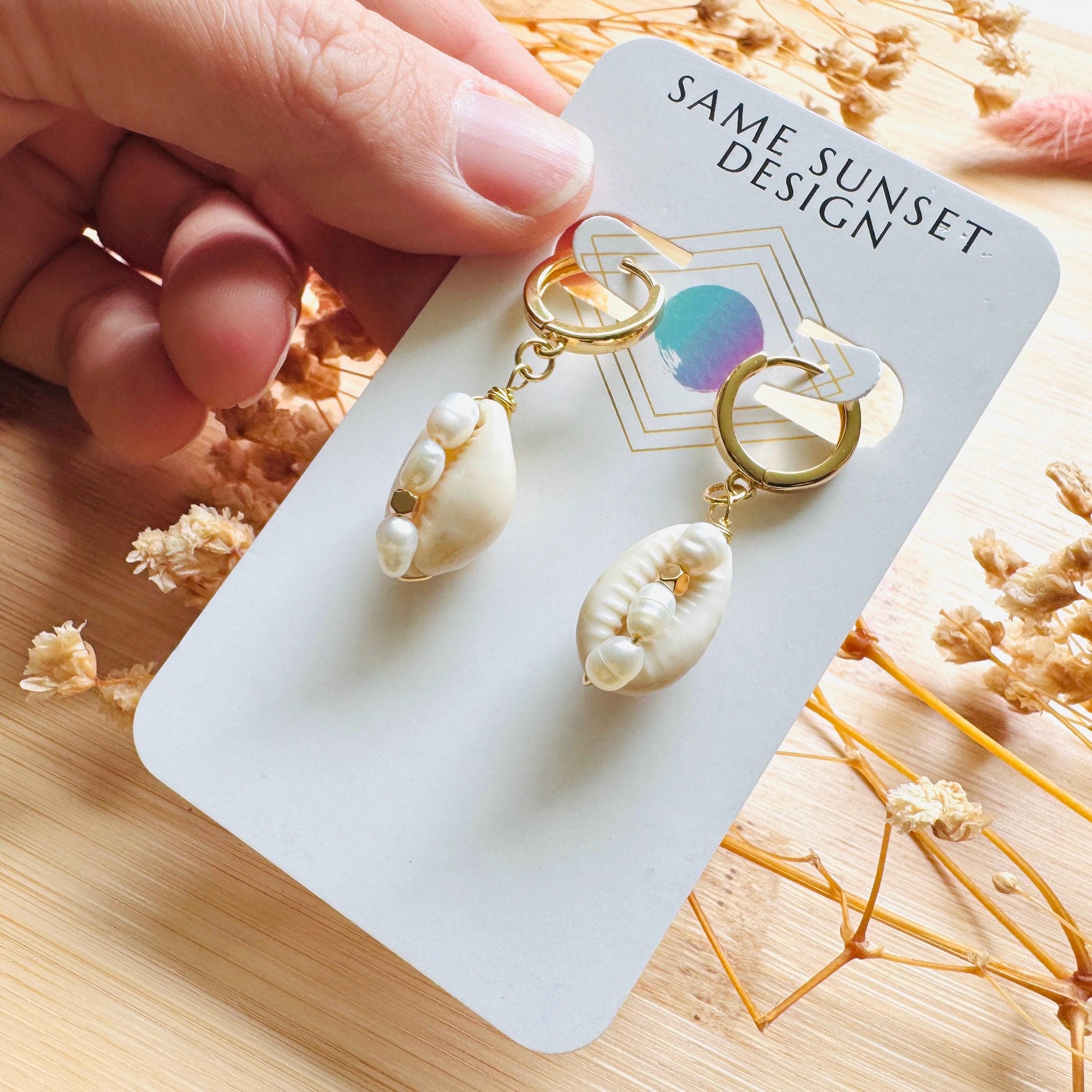 Puka Shell Earrings, Beachy Jewelry, Freshwater Pearl Earrings, Huggie Hoop Jewelry, Trendy Jewelry 2026, Mothers Day Gift Ideas, Boho Chic