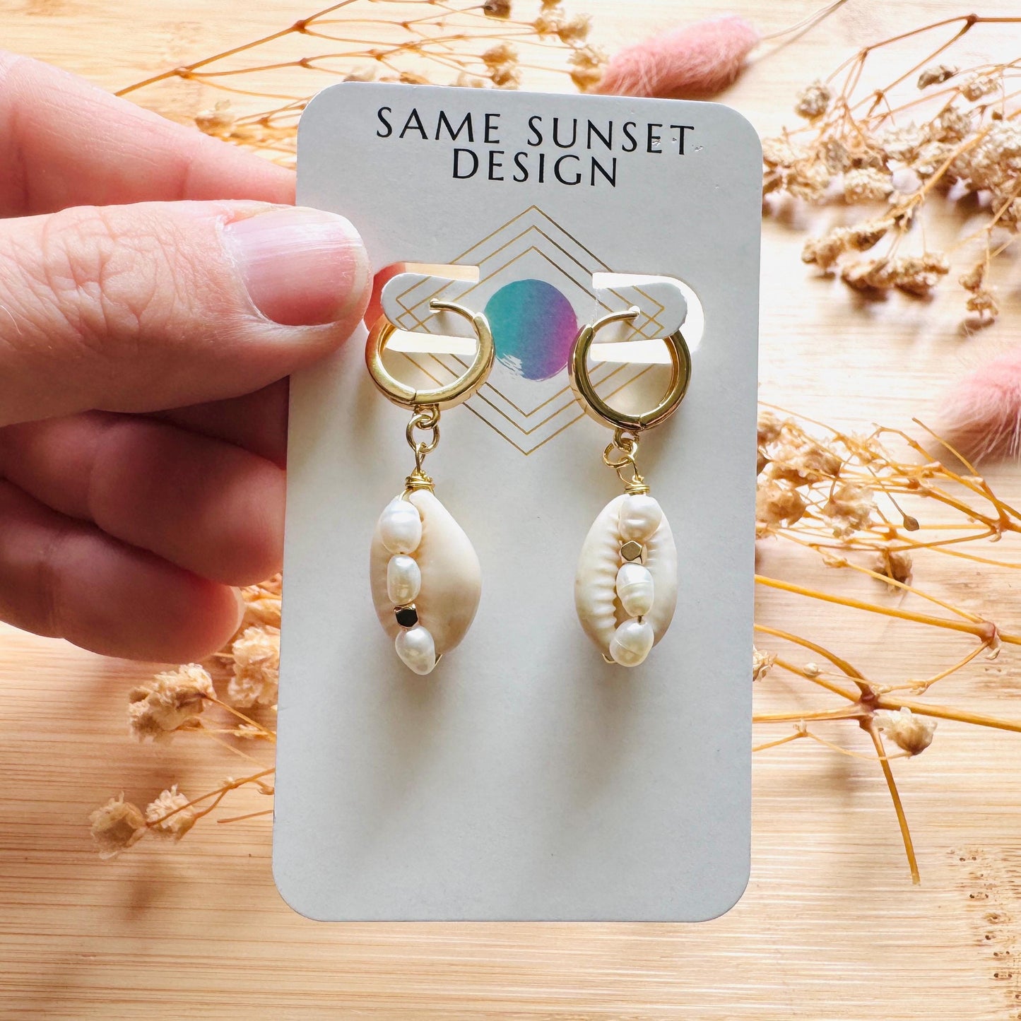 Puka Shell Earrings, Beachy Jewelry, Freshwater Pearl Earrings, Huggie Hoop Jewelry, Trendy Jewelry 2026, Mothers Day Gift Ideas, Boho Chic