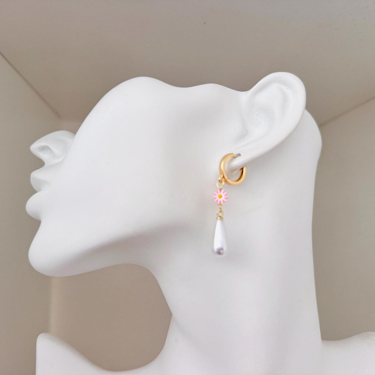 Flower Earrings, Daisy Earrings, Huggie Hoop Earrings, Botanical Earrings, Cottagecore Jewelry, Anniversary Gift for Girlfriend, Pink