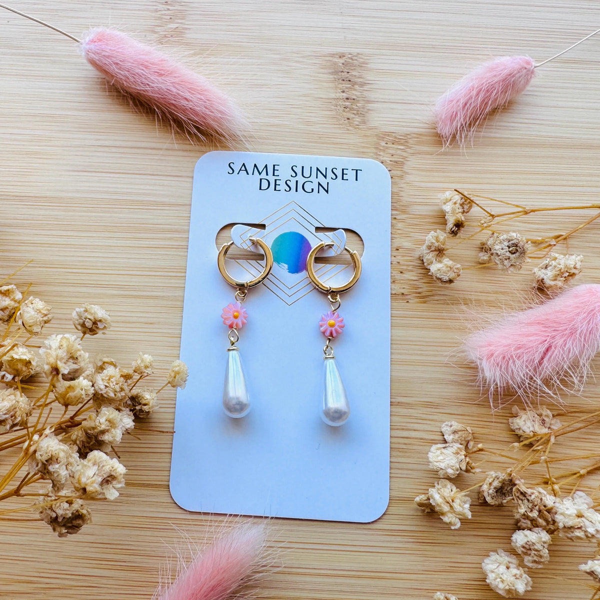 Flower Earrings, Daisy Earrings, Huggie Hoop Earrings, Botanical Earrings, Cottagecore Jewelry, Anniversary Gift for Girlfriend, Pink